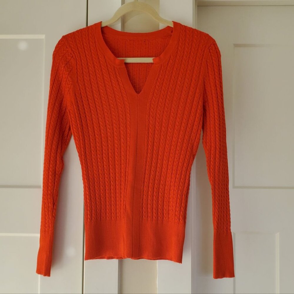 Hollister V-Neck Long Sleeve Knit Pullover. Size S